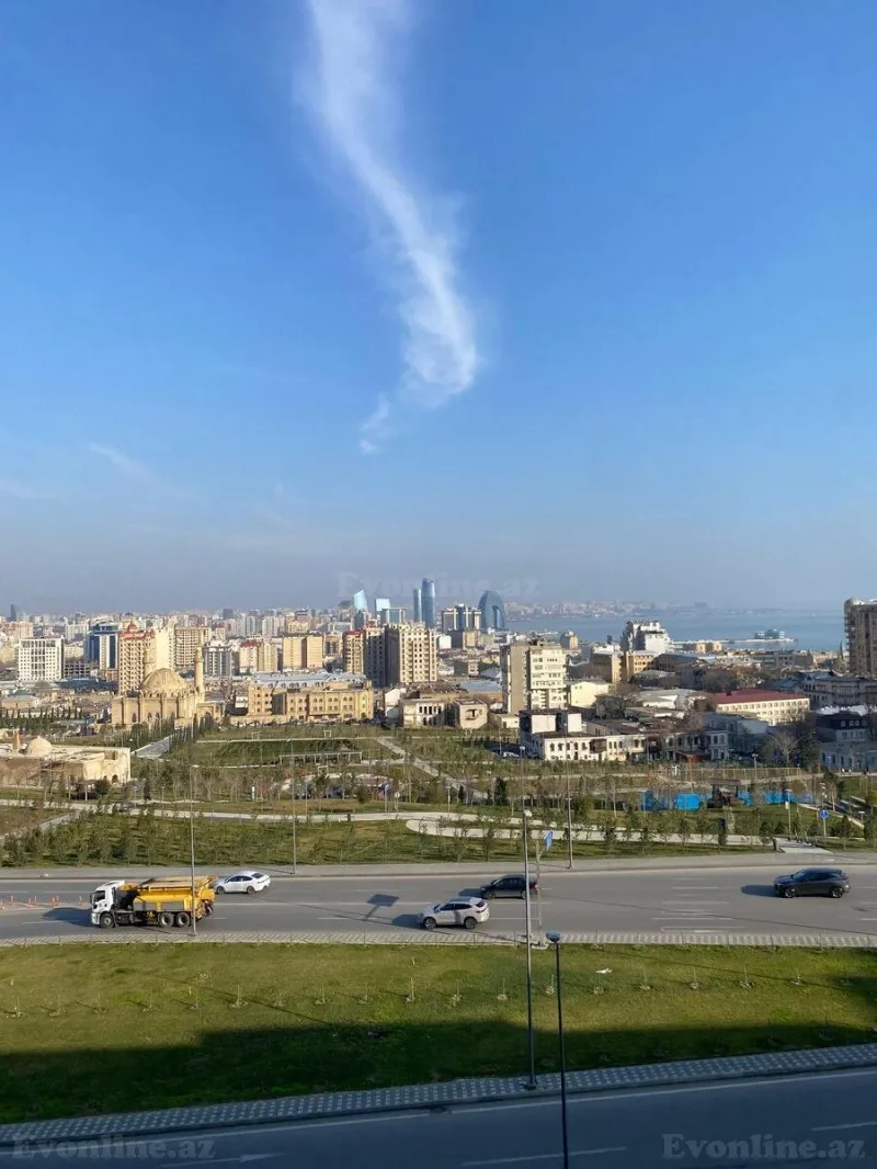 Satılır 3 otaqlı Mənzil Köhnə tikili 80 m² Elmlər Akademiyası m. - şəkil 2