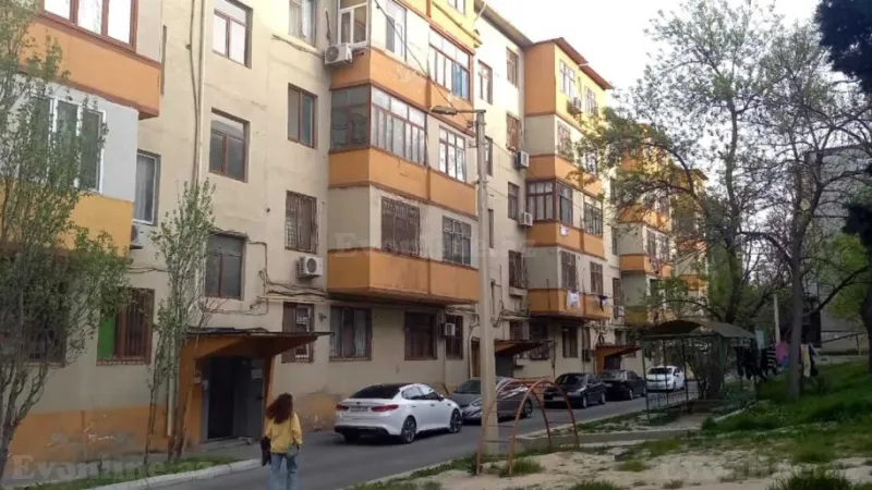 2 otaqlı Mənzil 50 m² 4-cü mikrorayon Kirayə verilir
