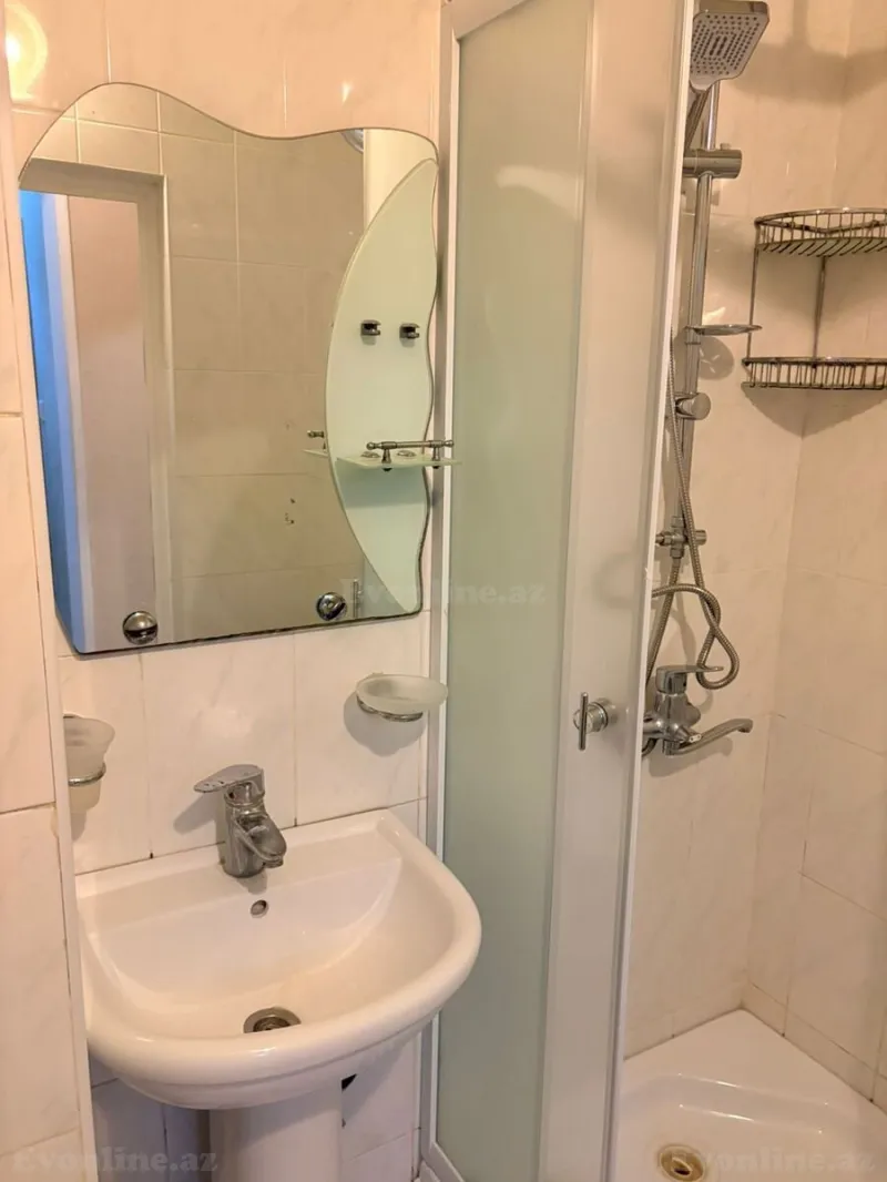 Kirayə verilir 3 otaqlı Mənzil Köhnə tikili 70 m² Nəriman Nərimanov m. - şəkil 12