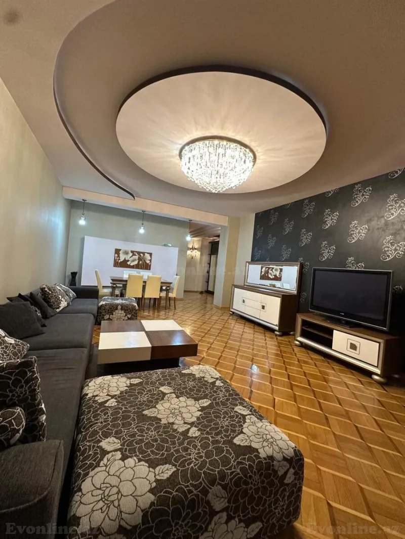 Satılır 4 otaqlı Mənzil Yeni tikili 180 m² Gənclik m.