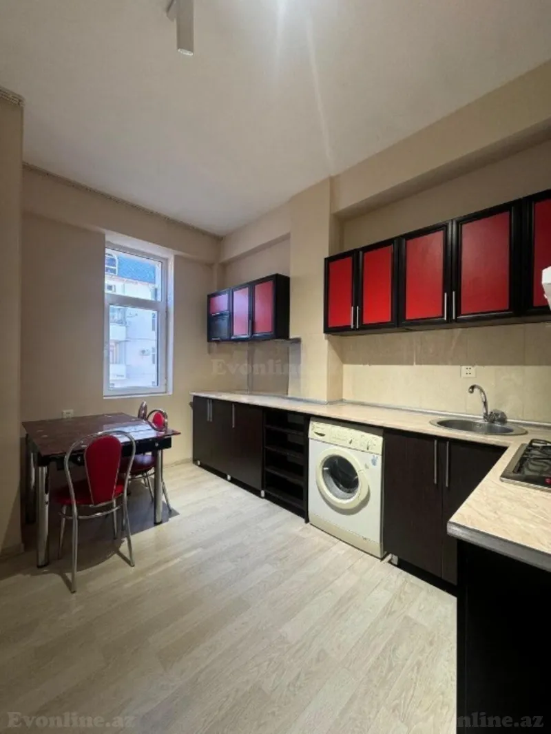 Kirayə verilir 2 otaqlı Mənzil Köhnə tikili 50 m² Səbail r. - şəkil 3