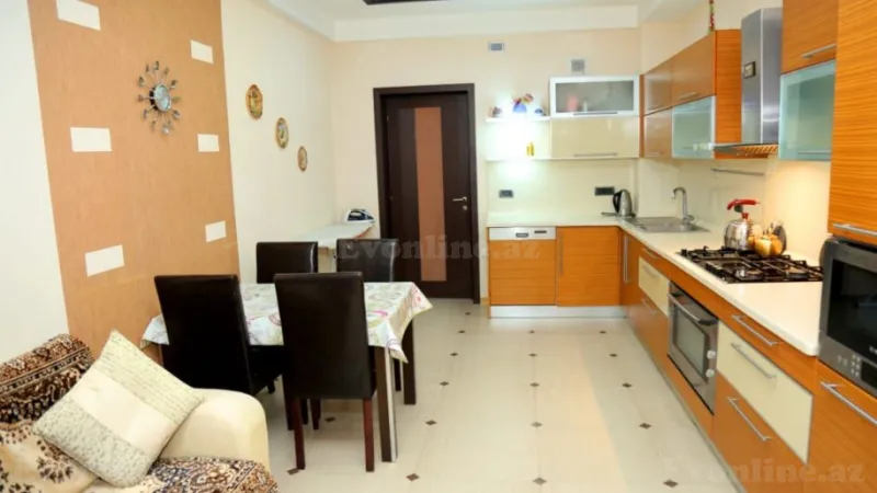 Kirayə verilir 4 otaqlı Mənzil Yeni tikili 235 m² 28 May m. - şəkil 16