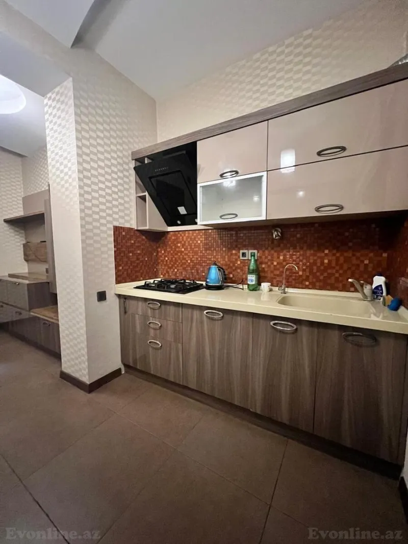 Satılır 3 otaqlı Mənzil Köhnə tikili 100 m² İçərişəhər m. - şəkil 3