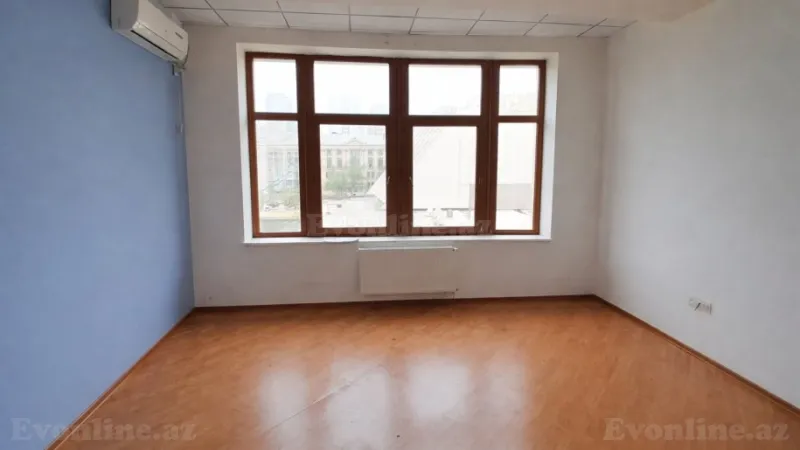 1 otaqlı Ofis 20 m² Sahil m. Kirayə verilir