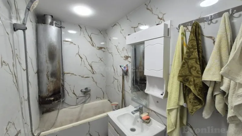 Satılır 2 otaqlı Mənzil Köhnə tikili 65 m² Xalqlar Dostluğu m. - şəkil 10