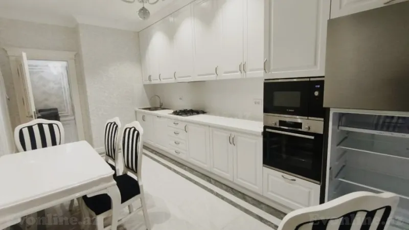 Kirayə verilir 4 otaqlı Mənzil Yeni tikili 200 m² Nəsimi r. - şəkil 3