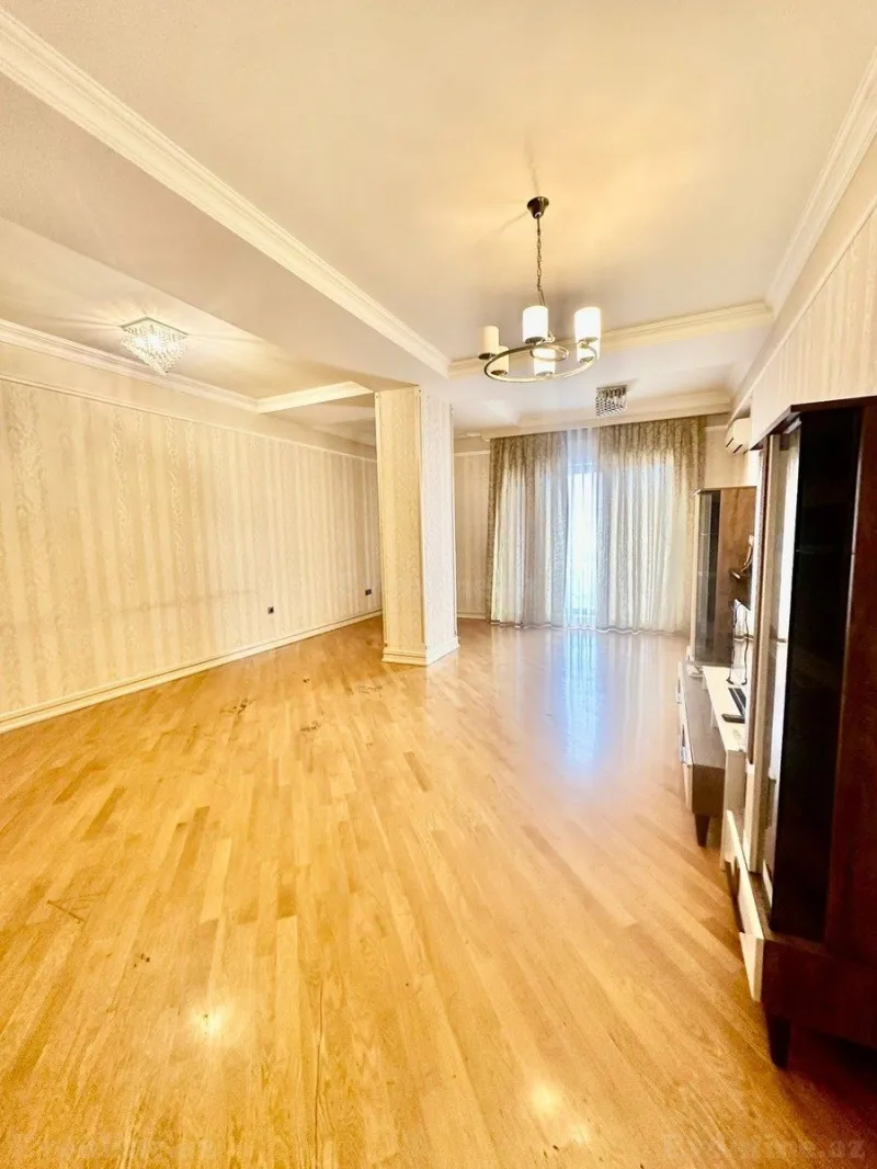 Kirayə verilir 4 otaqlı Mənzil Yeni tikili 180 m² Sahil m. - şəkil 17