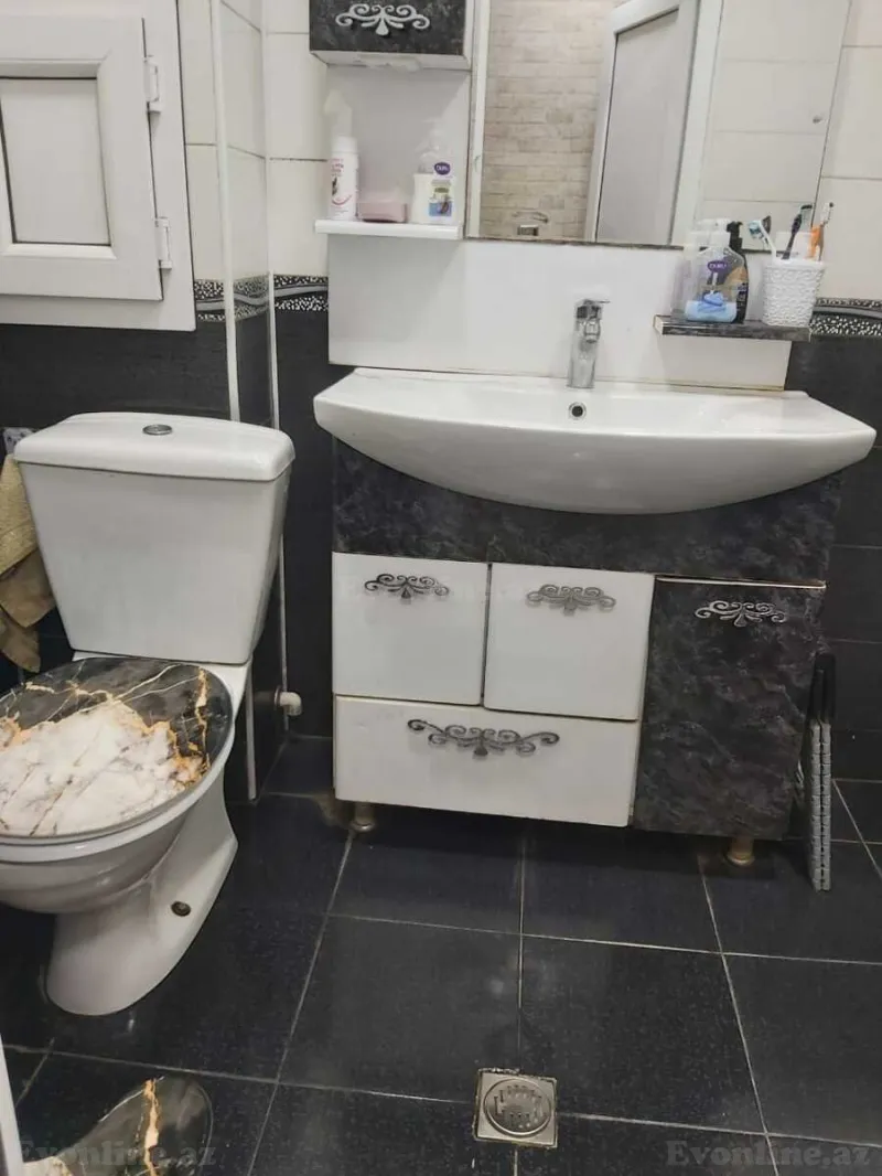 Satılır 2 otaqlı Mənzil Köhnə tikili 65 m² Neftçilər m. - şəkil 9