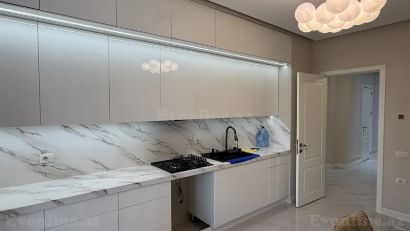 Kirayə verilir 4 otaqlı Mənzil Yeni tikili 130 m² Bakmil m. - şəkil 6