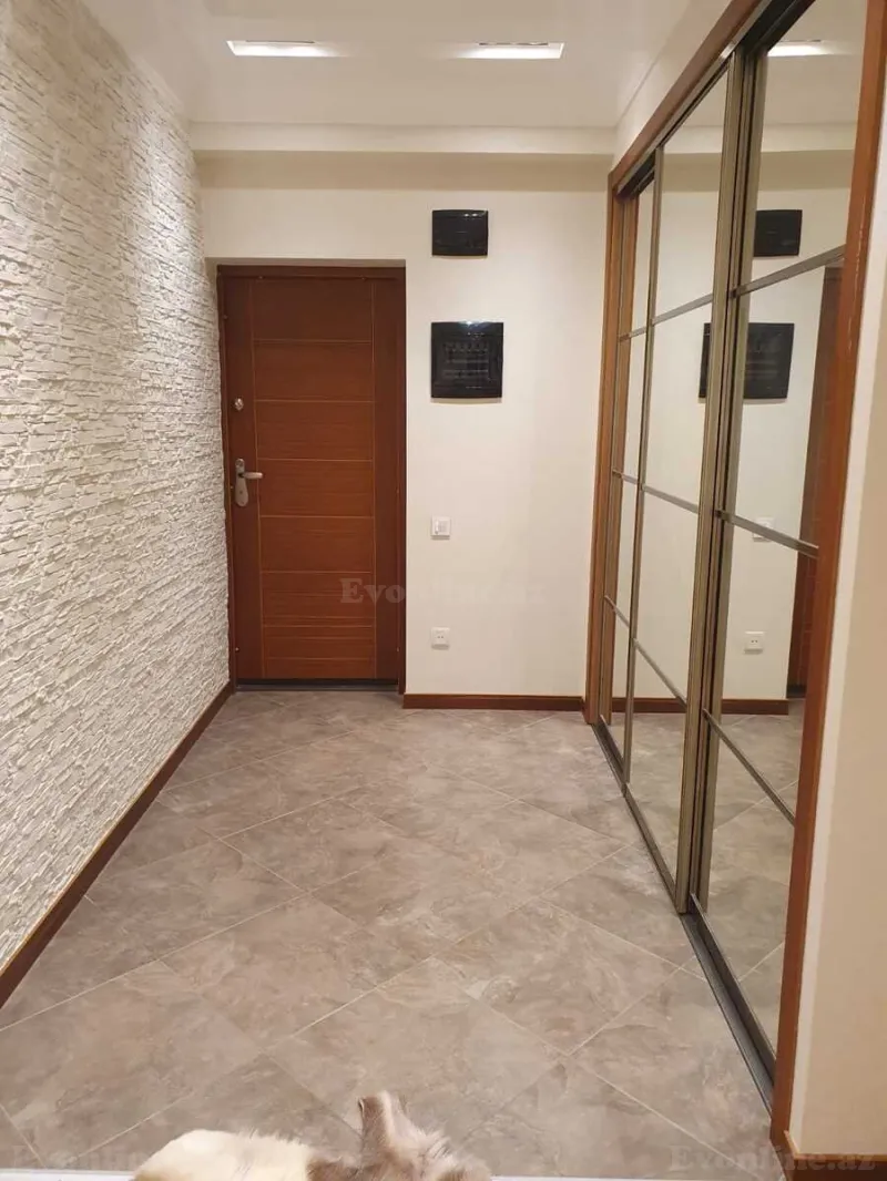 Satılır 4 otaqlı Mənzil Yeni tikili 130 m² Memar Əcəmi m. - şəkil 11