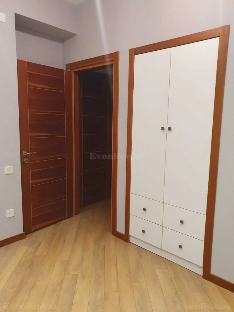 Satılır 4 otaqlı Mənzil Yeni tikili 130 m² Memar Əcəmi m. - şəkil 17