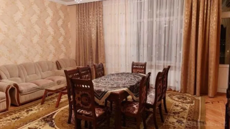 Kirayə verilir 3 otaqlı Mənzil Yeni tikili 130 m² Gənclik m.