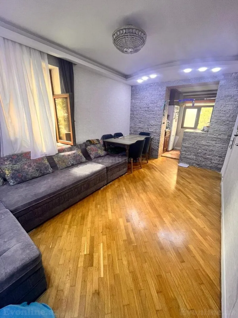 2 otaqlı Mənzil 60 m² 28 May m. Kirayə verilir
