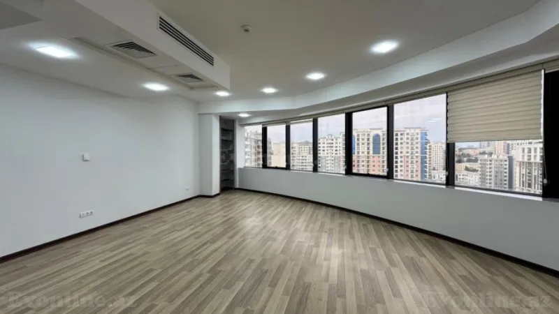 5 otaqlı Ofis 232 m² Gənclik m. Kirayə verilir