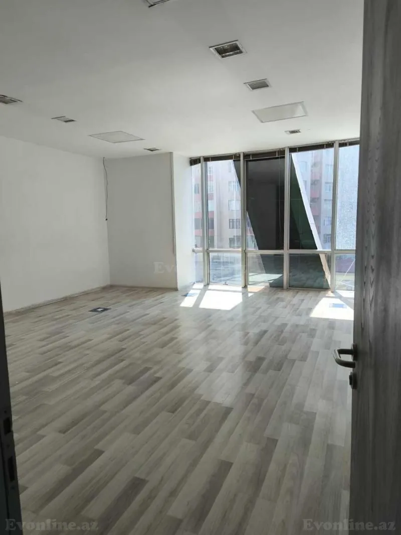 Obyekt 114 m² Elmlər Akademiyası m. Kirayə verilir
