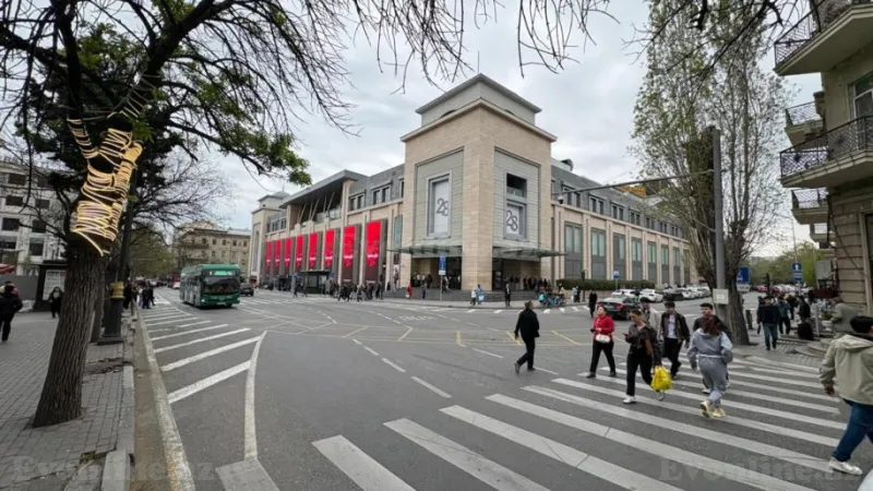 4 otaqlı Mənzil 85 m² 28 May m. Satılır