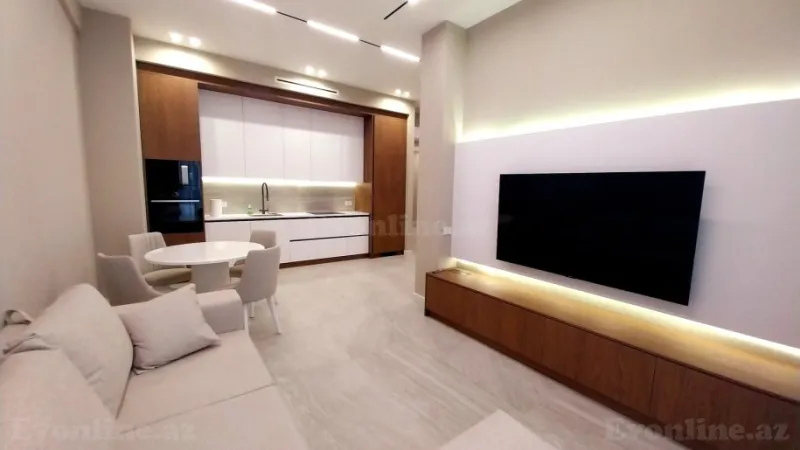 3 otaqlı Mənzil 100 m² 28 May m. Kirayə verilir