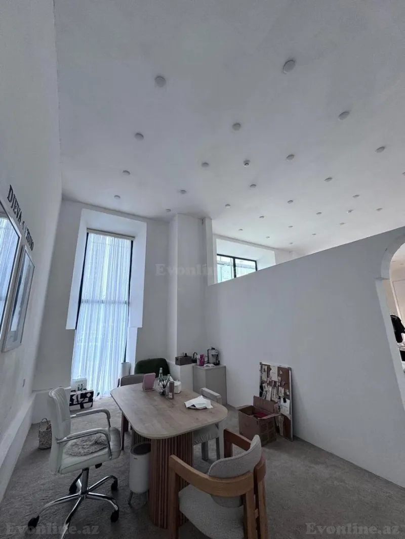 Obyekt 220 m² Xətai m. Kirayə verilir