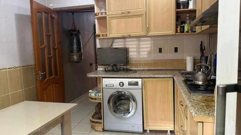 Kirayə verilir 4 otaqlı Mənzil Köhnə tikili 110 m² Yeni Yasamal - şəkil 13