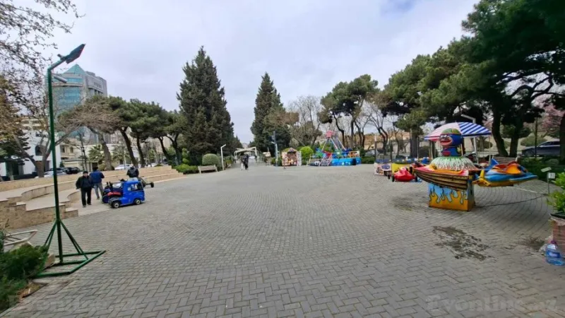 Torpaq Gənclik m. Satılır