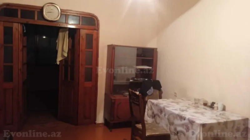 Satılır 3 otaqlı Mənzil Köhnə tikili 45 m² Nəsimi r. - şəkil 2