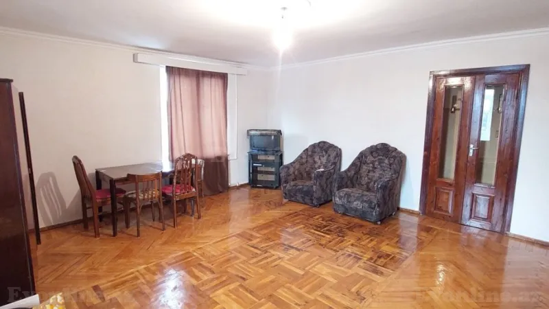 Satılır 2 otaqlı Mənzil Köhnə tikili 55 m² 8-ci kilometr - şəkil 2