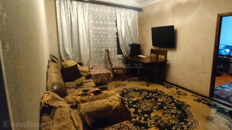 5 otaqlı Mənzil 130 m² Neftçilər m. Satılır