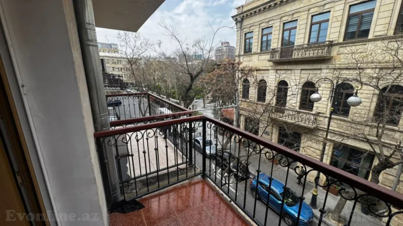 3 otaqlı Mənzil 80 m² Sahil m. Kirayə verilir