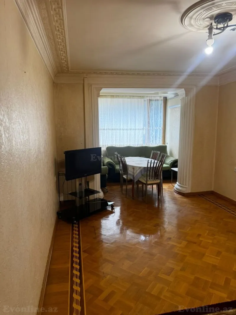 Kirayə verilir 3 otaqlı Mənzil Köhnə tikili 80 m² Sahil m. - şəkil 2