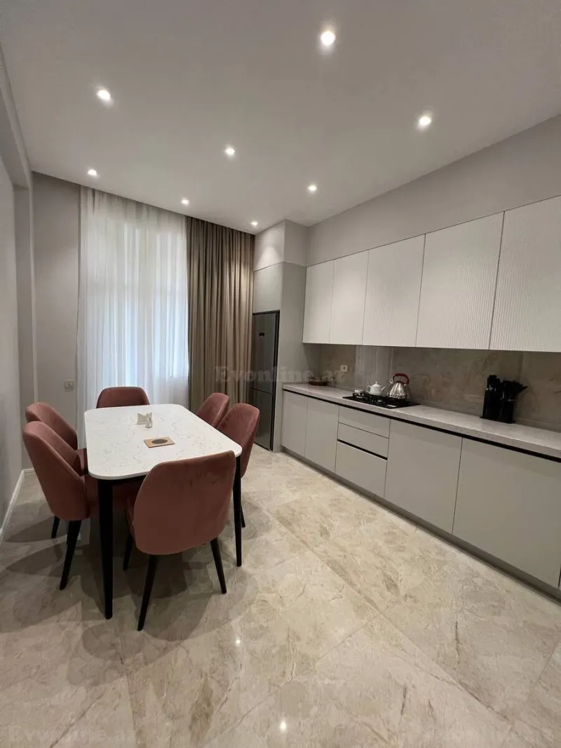 Kirayə verilir 3 otaqlı Mənzil Yeni tikili 160 m² Xətai r. - şəkil 10