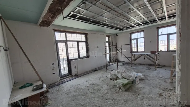 Satılır 4 otaqlı Mənzil Yeni tikili 250 m² Elmlər Akademiyası m. - şəkil 10