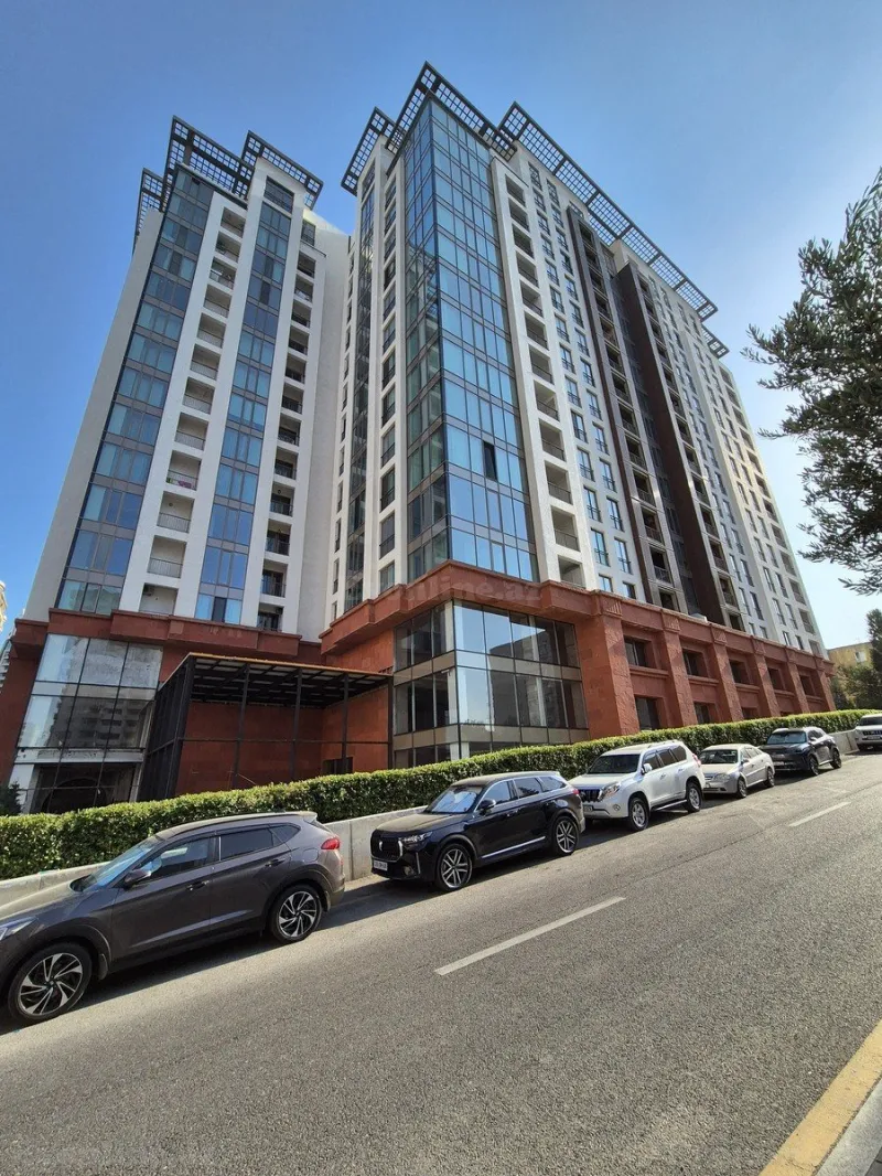 Satılır 2 otaqlı Mənzil Yeni tikili 42 m² Elmlər Akademiyası m.