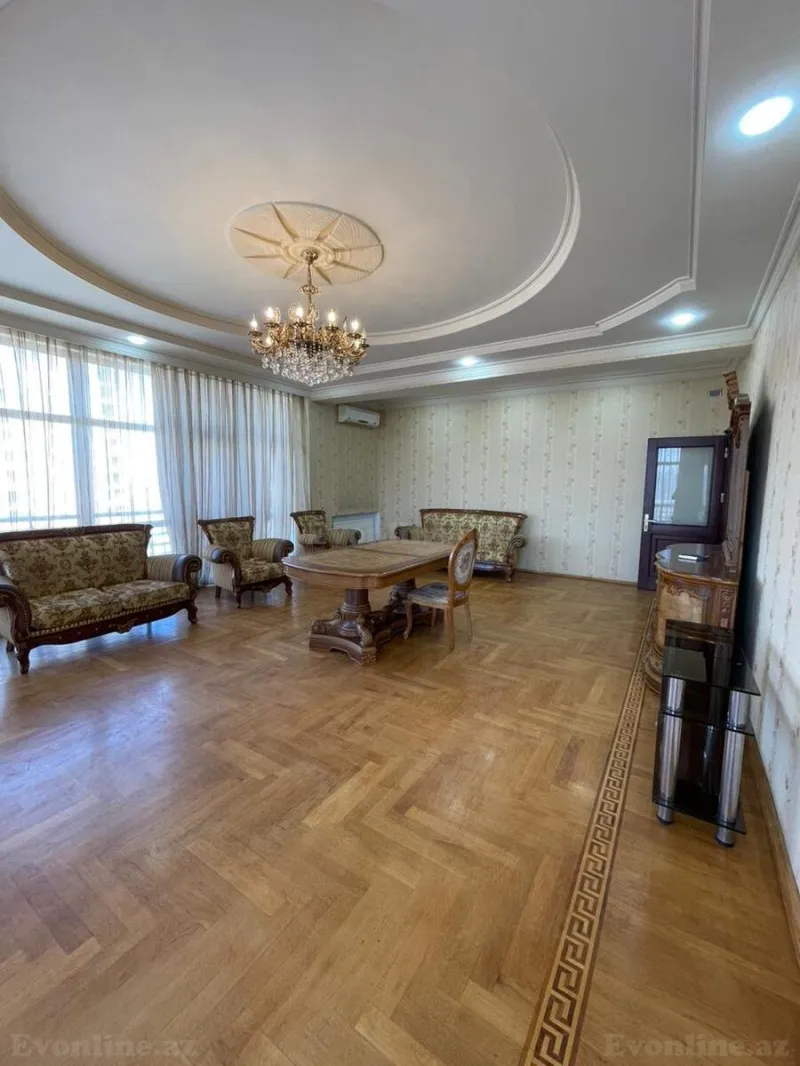 5 otaqlı Ofis 250 m² 28 May m. Kirayə verilir