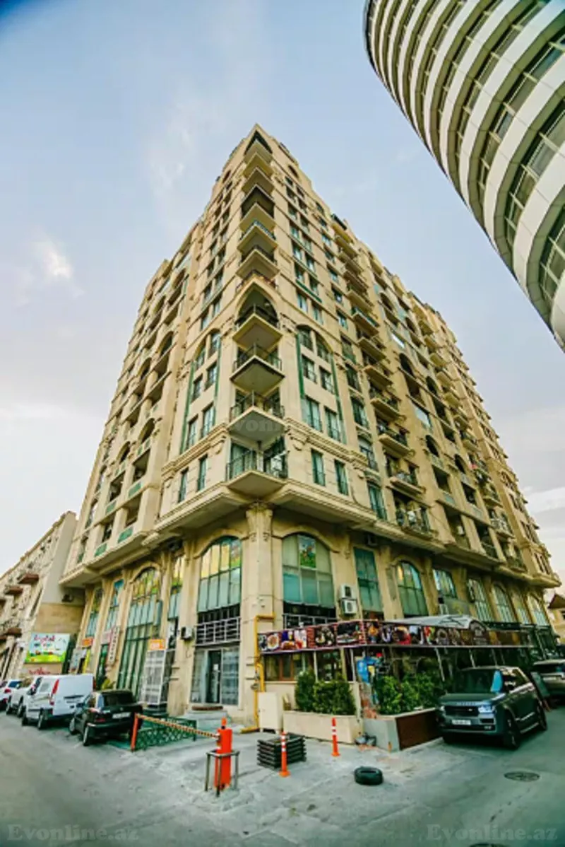 4 otaqlı Mənzil 176 m² Sahil m. Satılır