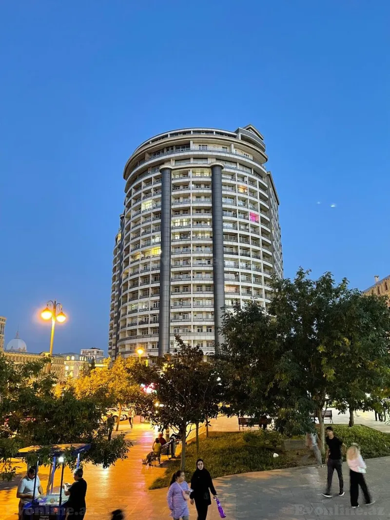 Satılır 3 otaqlı Mənzil Yeni tikili 145 m² Nizami m.