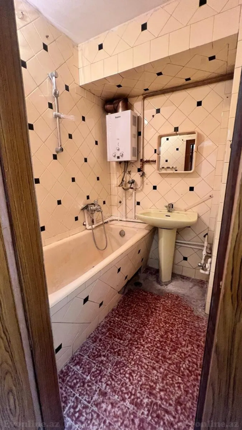 Kirayə verilir 3 otaqlı Mənzil Köhnə tikili 80 m² İçərişəhər m. - şəkil 9