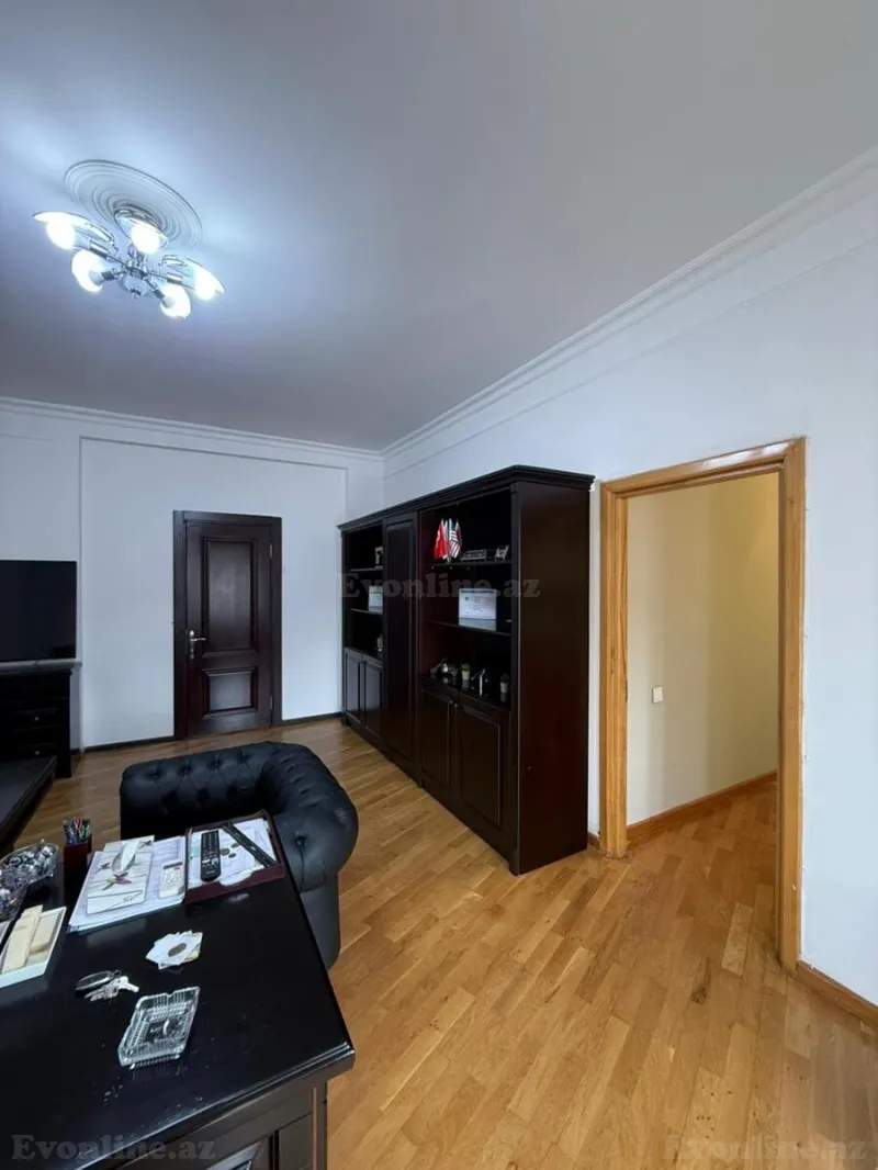 Kirayə verilir Ofis 900 m² Nizami m. - şəkil 4