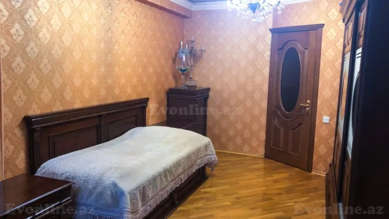 Satılır 3 otaqlı Mənzil Köhnə tikili 105 m² Sahil m. - şəkil 6