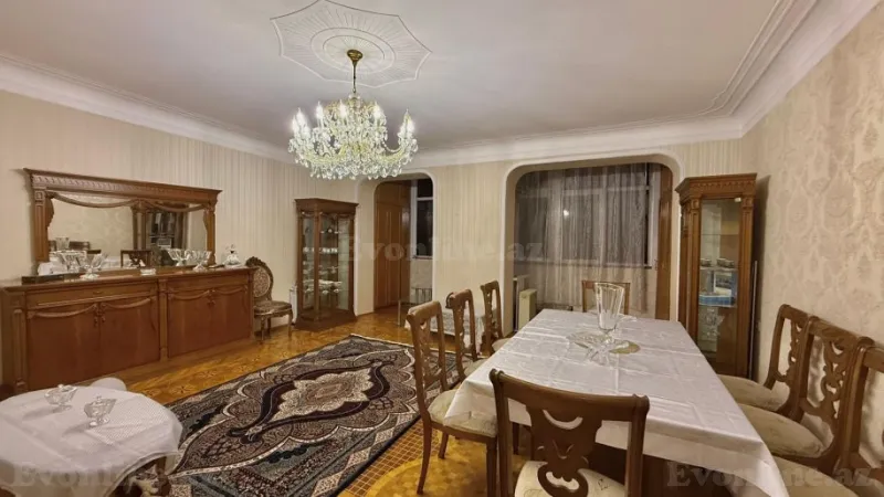 Satılır 5 otaqlı Mənzil Köhnə tikili 170 m² Nəsimi r.