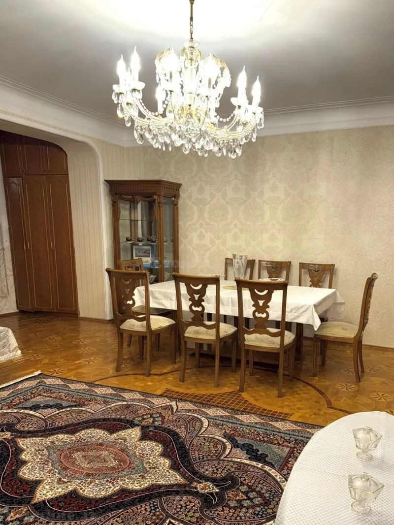 Satılır 5 otaqlı Mənzil Köhnə tikili 170 m² Nəsimi r. - şəkil 2