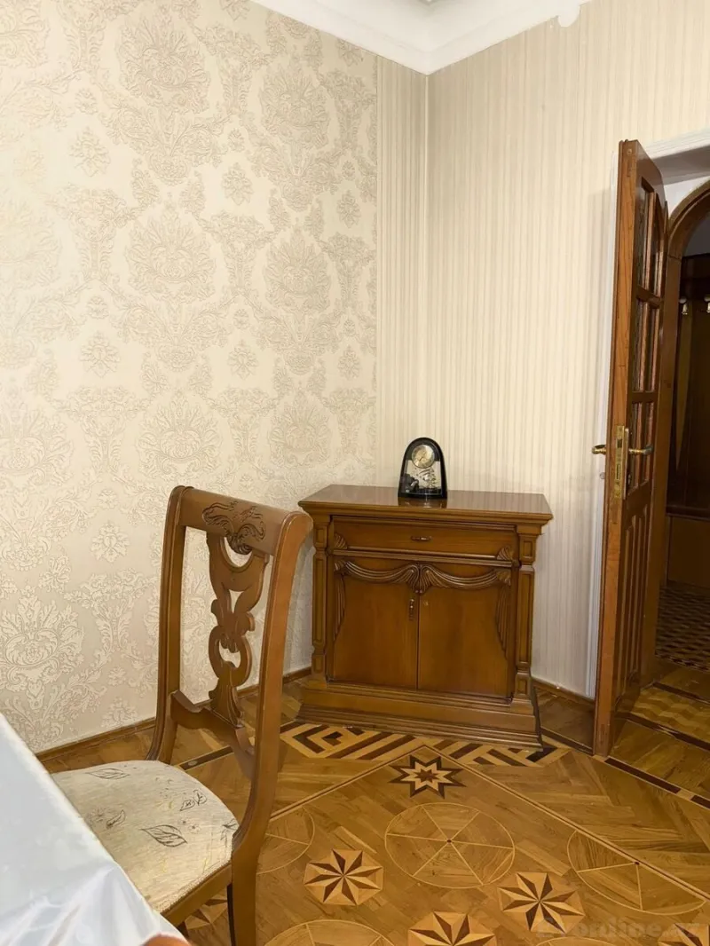 Satılır 5 otaqlı Mənzil Köhnə tikili 170 m² Nəsimi r. - şəkil 6