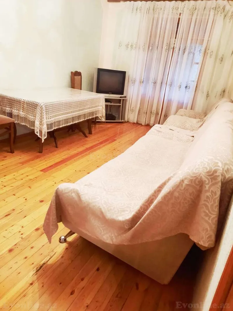 3 otaqlı Mənzil 70 m² 7-ci mikrorayon Satılır