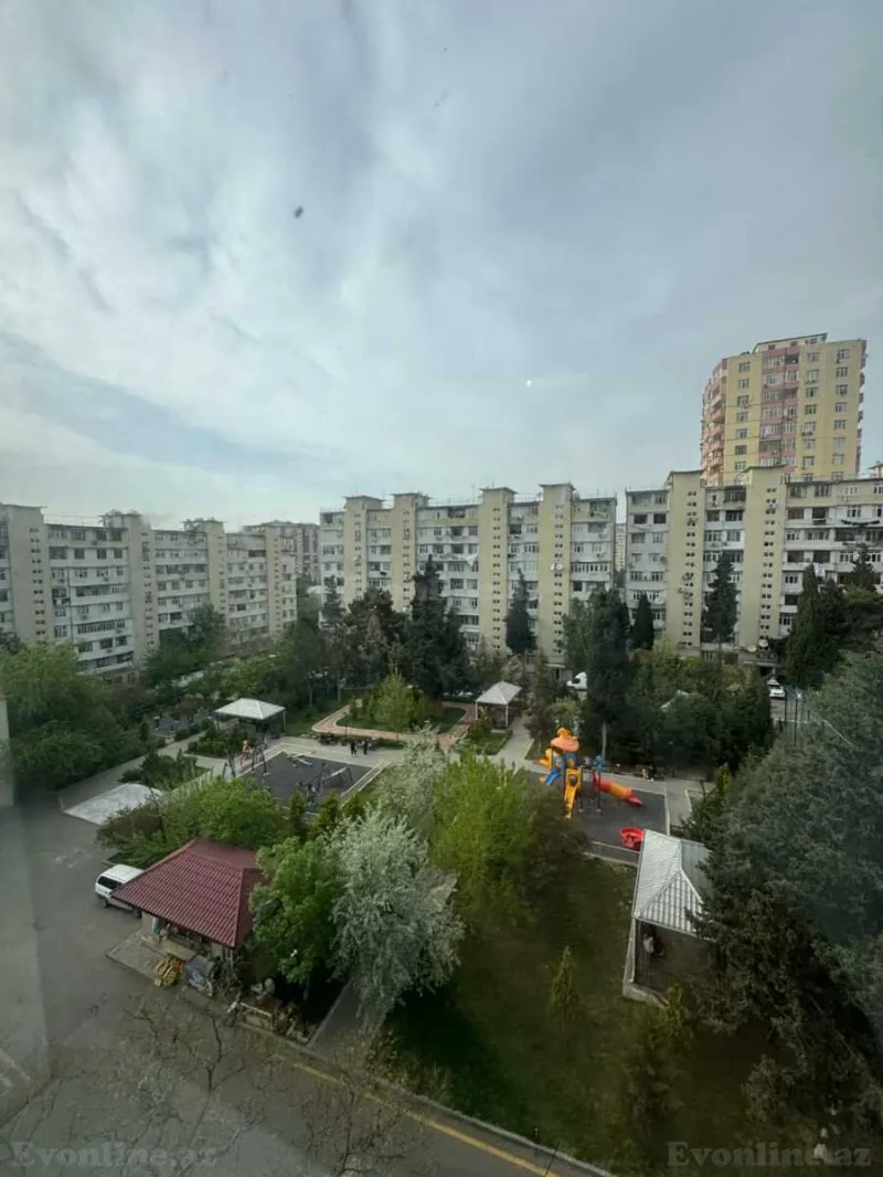 4 otaqlı Mənzil 100 m² Əhmədli Satılır