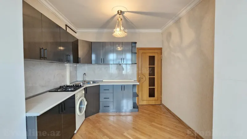 2 otaqlı Mənzil 70 m² 8-ci mikrorayon Satılır