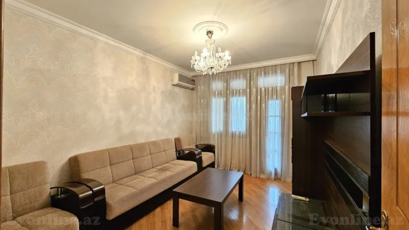 Satılır 2 otaqlı Mənzil Köhnə tikili 70 m² 8-ci mikrorayon - şəkil 2