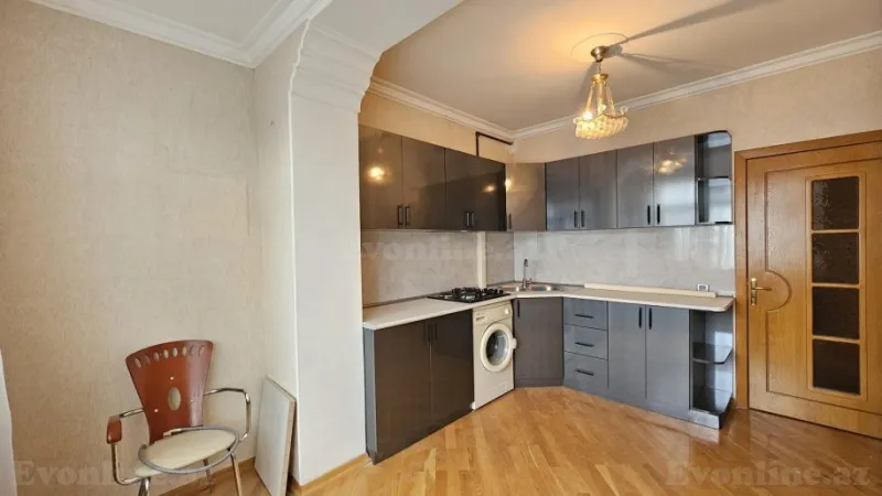 Satılır 2 otaqlı Mənzil Köhnə tikili 70 m² 8-ci mikrorayon - şəkil 7