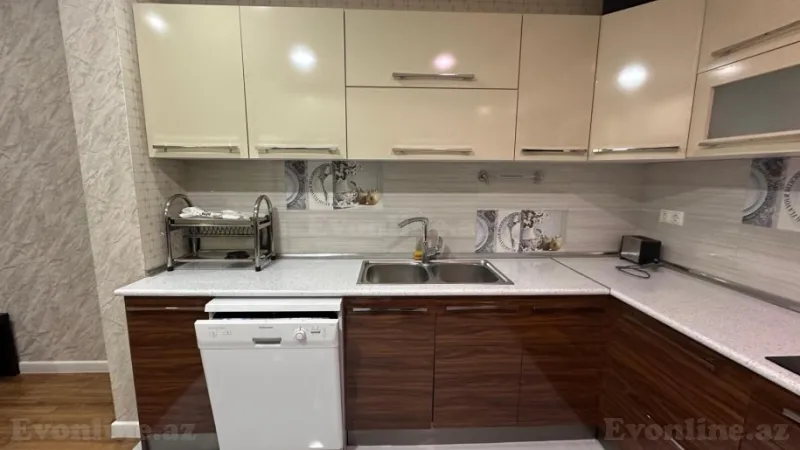 Kirayə verilir 2 otaqlı Mənzil Yeni tikili 100 m² Səbail r. - şəkil 22