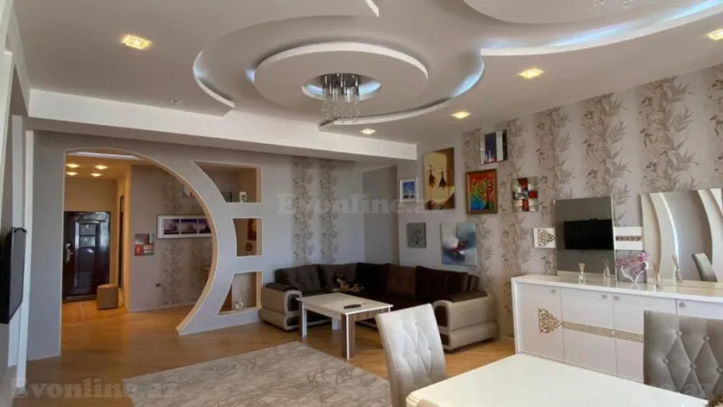 3 otaqlı Mənzil 150 m² 8 Noyabr m. Kirayə verilir