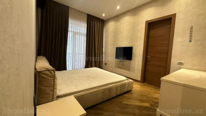 Kirayə verilir 4 otaqlı Mənzil Yeni tikili 200 m² 28 May m. - şəkil 14