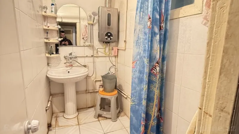 Satılır 2 otaqlı Mənzil Köhnə tikili 60 m² Xalqlar Dostluğu m. - şəkil 14